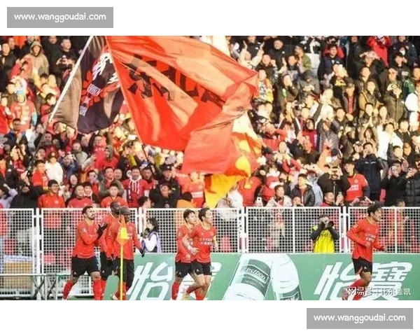 大连英博贺辽宁铁人冲超夺冠，辽足双雄启新篇